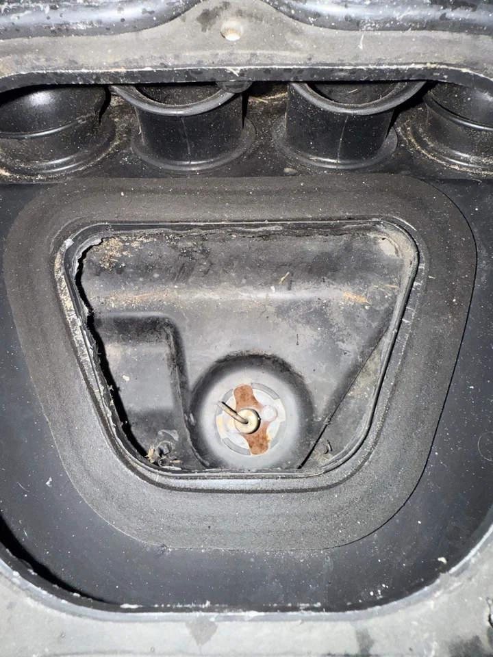 1999-2007 OEM SUZUKI HAYABUSA 1300 CAJA DE AIRE CAJA DE FILTRO DE ADMISIÓN DE AIRE Foto 3 de 4