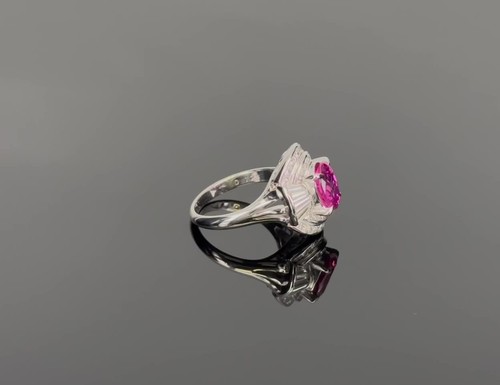 Fine GIA Certified 2.58ct Intense Pink Sapphire & 1.23ct Diamond Platinum Ring - Video 1 van 1