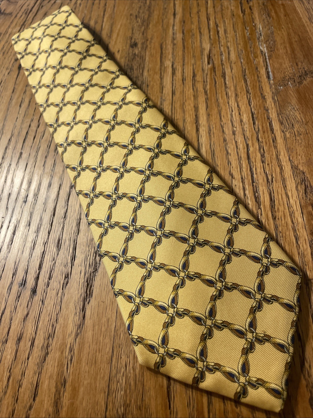 Vintage EUC Burberry Geometric Gold Links Silk Tie Necktie Made In England UK