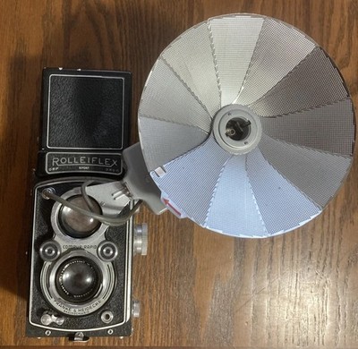 Rolleiflex f3.5 DBP DBGM TLR Camera w/Flash & Schneider-Kreuznach