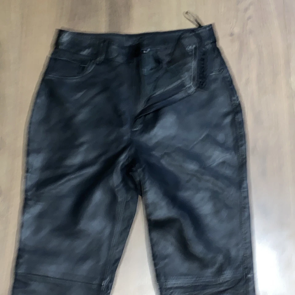 Женские кожаные брюки Superdry Astrid черные размер 10 НОВЫЕ С ДЕФЕКТАМИ - Изображение 2 из 4