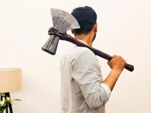 Avengers Infinity War Thor Stormbreaker Ascia 1:1 material de escena en metal Foto 3 de 4