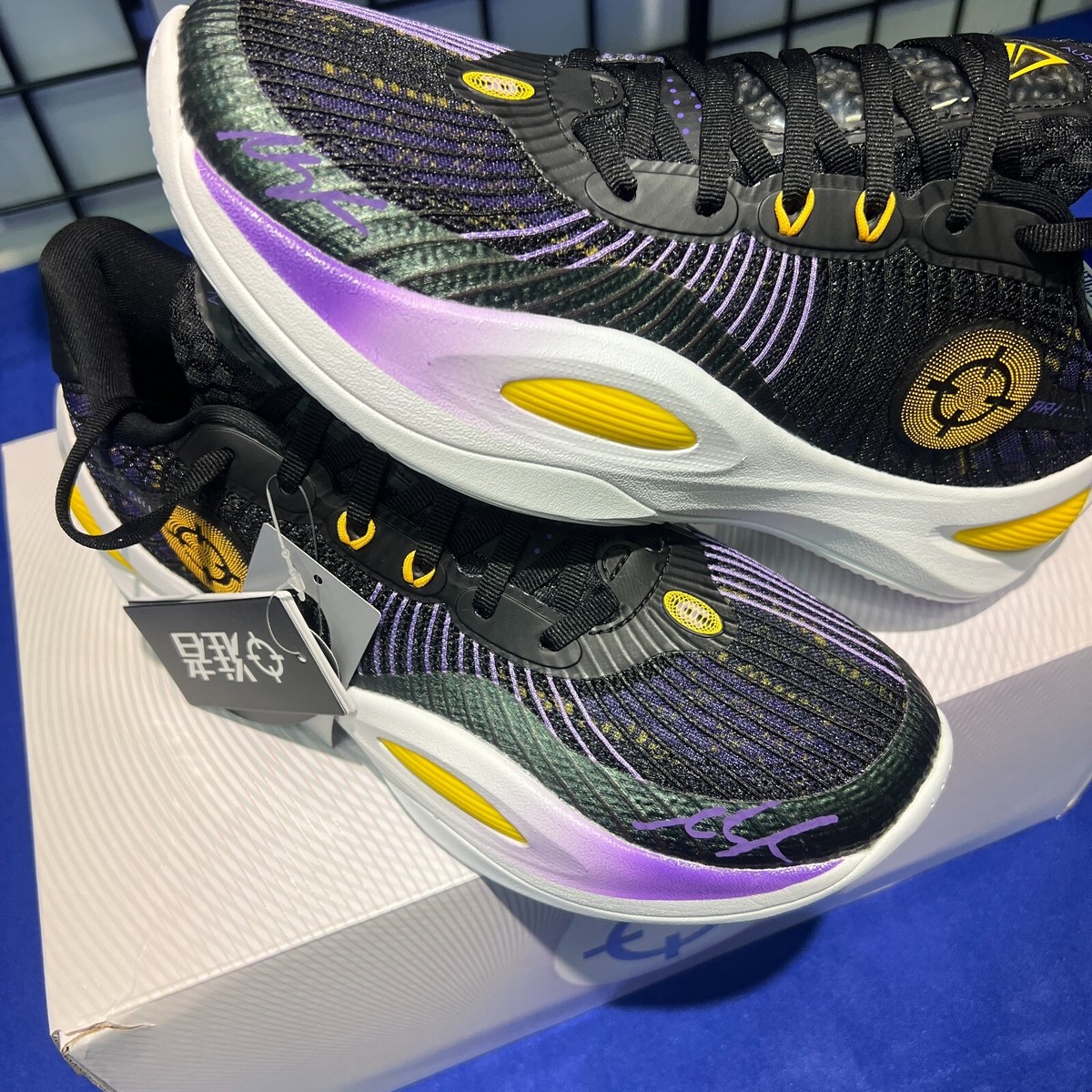 AUSTIN REAVES DUAL AUTOGRAPHED RIGORER AR1 SHOWTIME SHOES