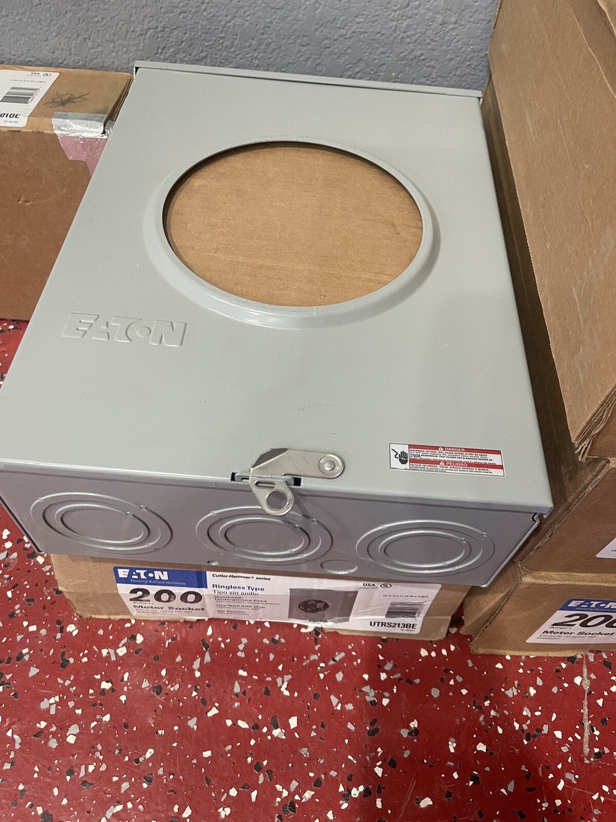 Eaton CutlerHammer 200 amps Ringless Overhead/Underground Meter