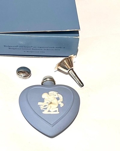WEDGWOOD JASPER PERFUME BOTTLE STERLING SILVER 925 LID CUPID HEART POTTERY BOXED - Foto 5 di 13