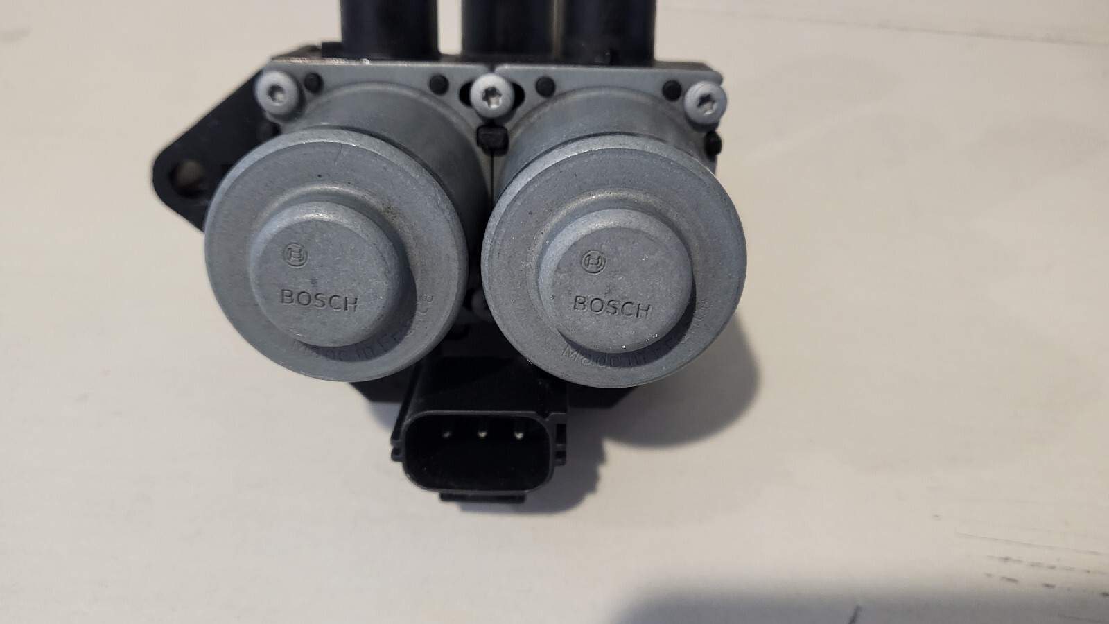 OEM Bosch Heater Control Valve - Audi Lamborghini PN# 400820036A- R8 & Gallardo