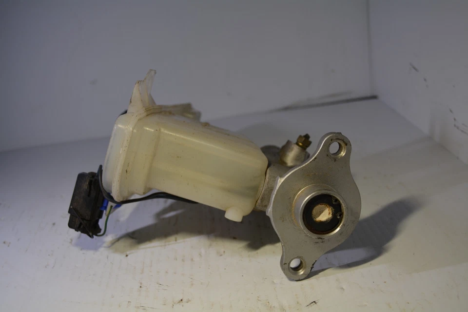 2000-2003 MAZDA MPV BRAKE MASTER CYLINDER W/ ABS OEM, 541-59733 - Image 4 of 4