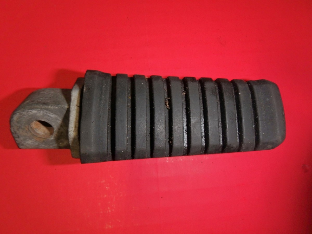 Kawasaki Ninja ZX 600 Off 1986 ZX600 early ZX600A footpeg rear
