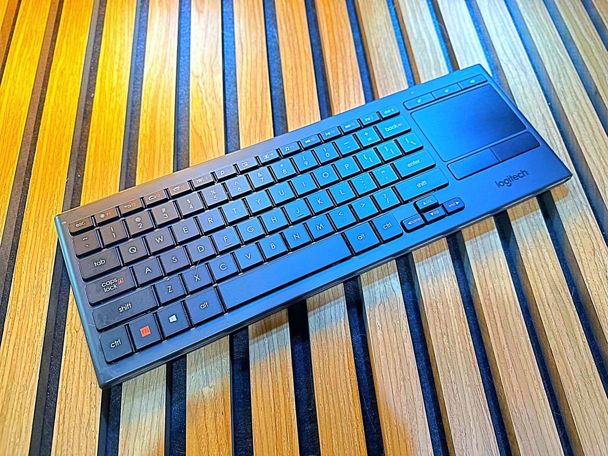 Logitech K830 Illuminated Living Room Keyboard English Bluetooth