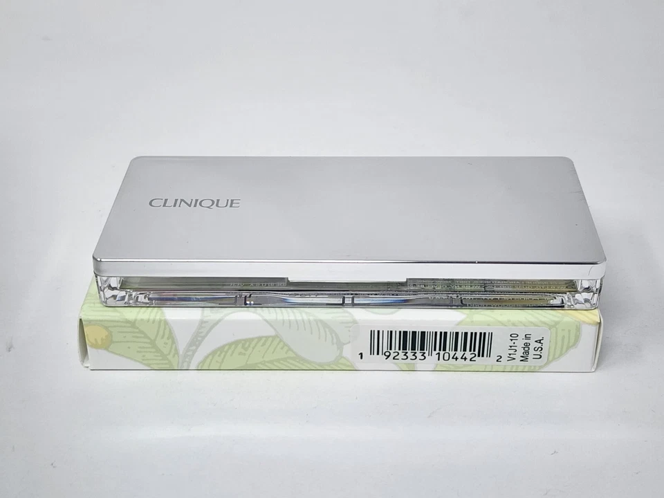 Clinique All about Shadow Quad 10 Going Steady  - Image 2 of 3