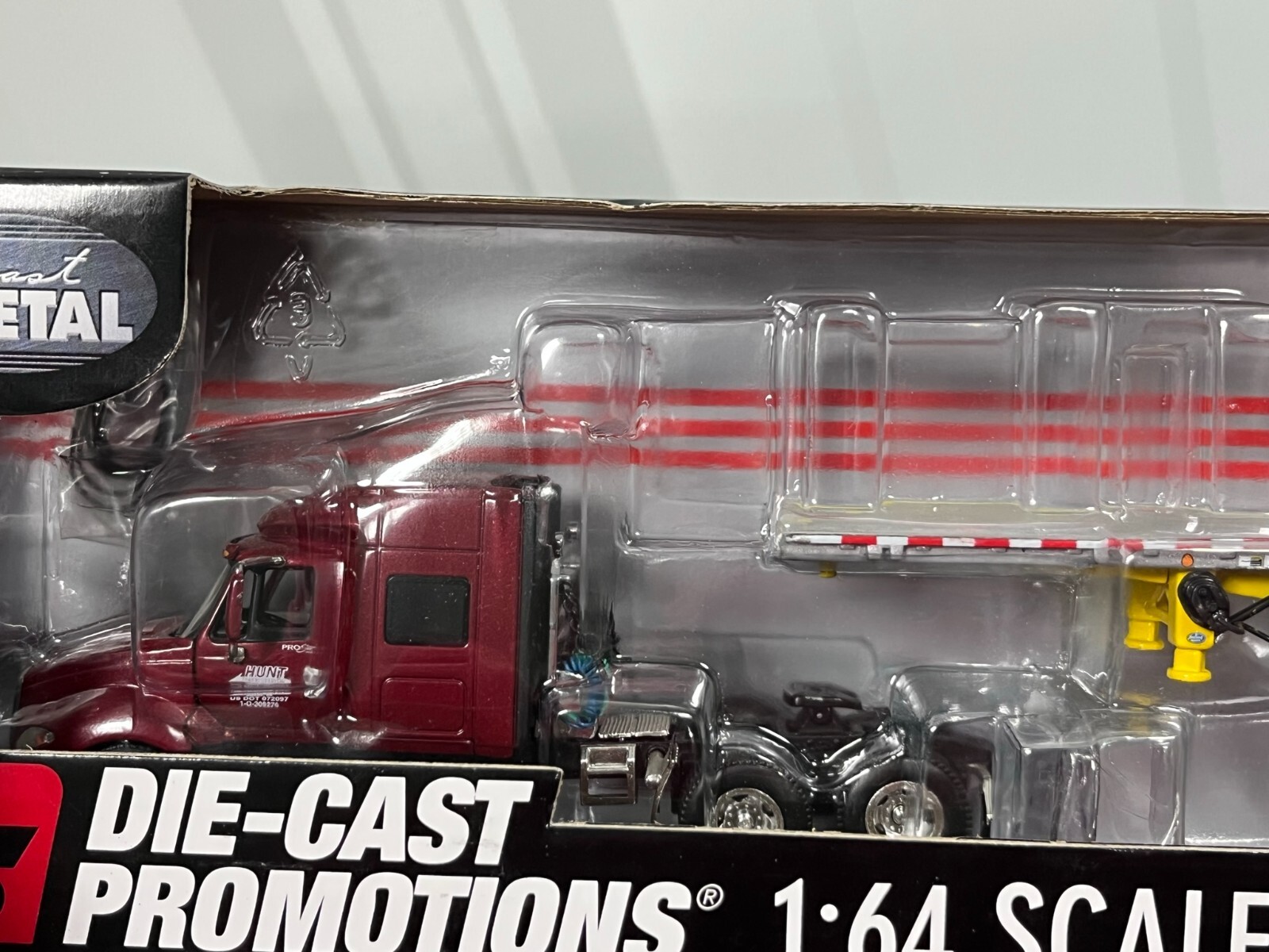 HUNT Transport Omaha, NE International PROSTAR Yellow Flatbed 164 DCP