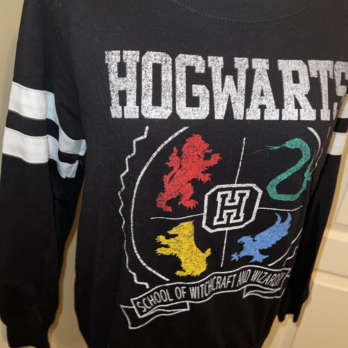 Harry Potter Gryffindor Sweater Medium Hogwarts School Of Witchcraft Wizardry - Picture 3 of 8