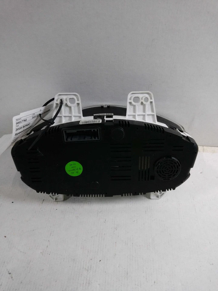 Medidor de velocímetro usado se adapta a: Chevrolet Sonic Cluster 2018 MPH y KPH LS grado A Foto 2 de 4