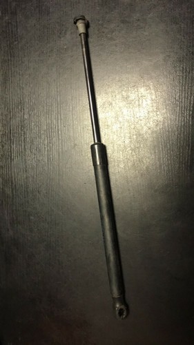 BMW 1er E81 E87 E87N Komplett Gasdruckfeder Kofferraumdeckel Set 7060622