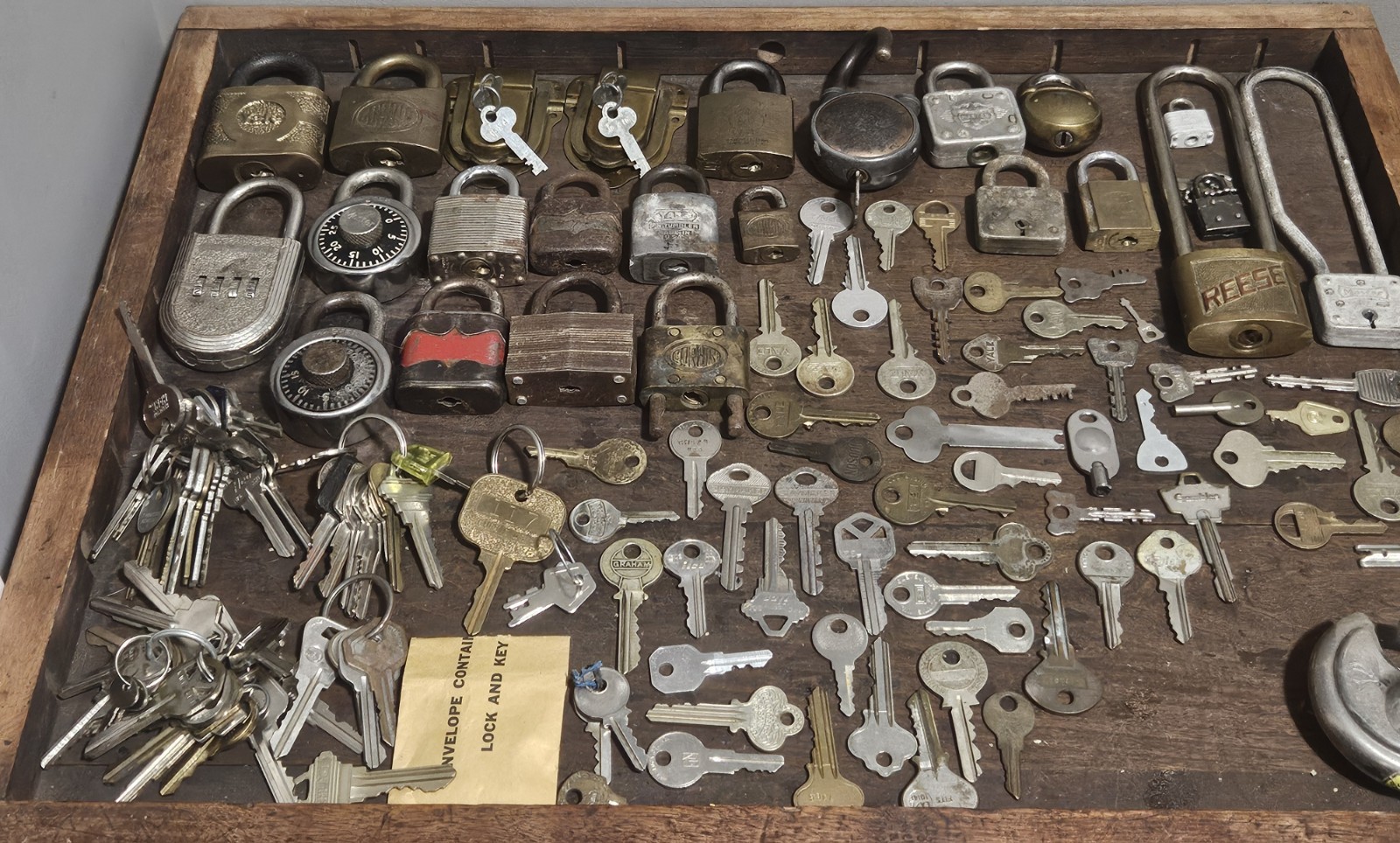 Craft Lot of Vintage To Modern Locks & Keys MasterLock Yale Slaymaker Steampunk 