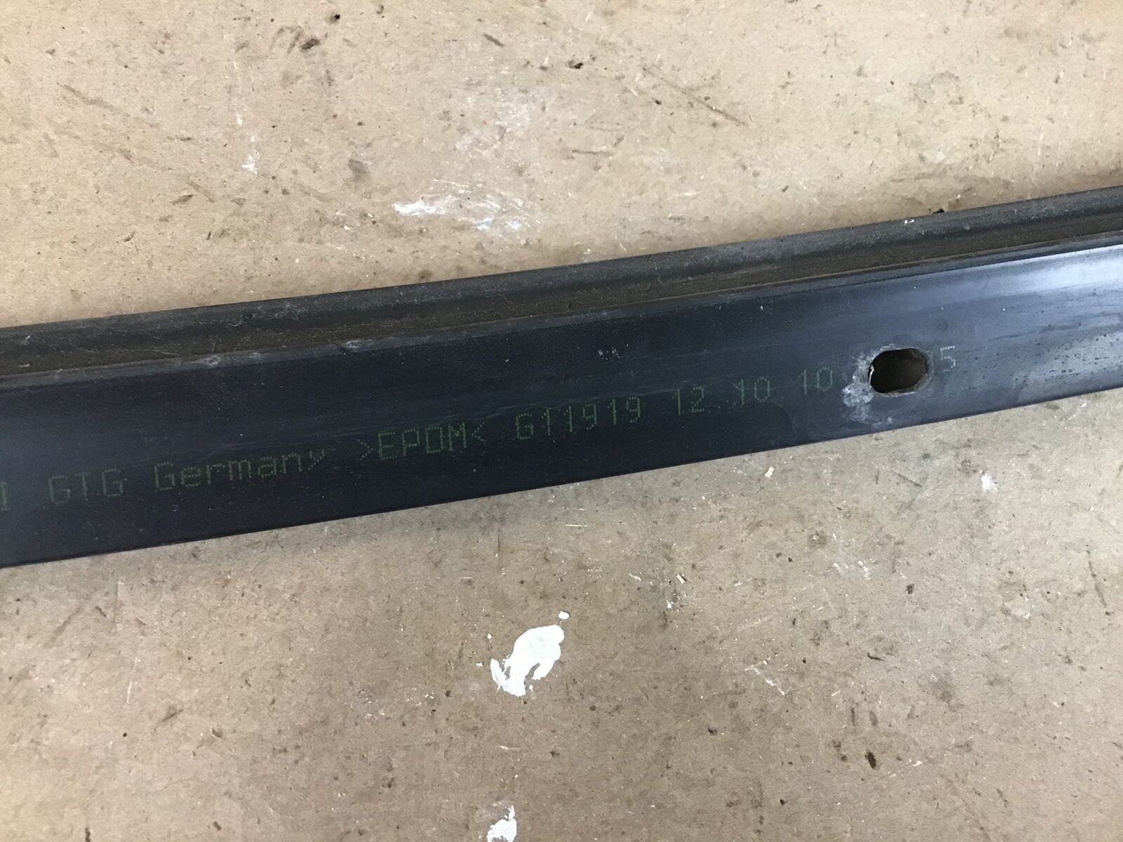 Audi R8 2011 Right Passenger Door Weather Strip Belt Seal Window 08-12 :A