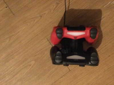 2 offizielle Sony PS4 Controller und Dockingstation