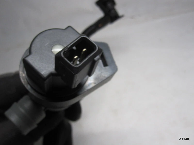 Válvula de respiración del tanque de combustible para BMW 128i 325i 328i 330i 525i 528i 530i X5 2006-2013 Foto 3 de 4