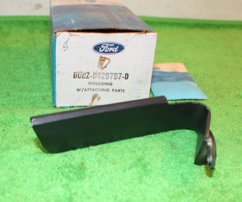 1978-80 Fairmont Zephyr NOS LH QUARTER WINDOW OUTSIDE LOWER DRIP FINISH MOULDING - Picture 3 of 4