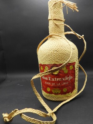 Juan De La Cruz Ron Extra Viejo Rum Bottle Ratten Cover Columbia Empty 70s