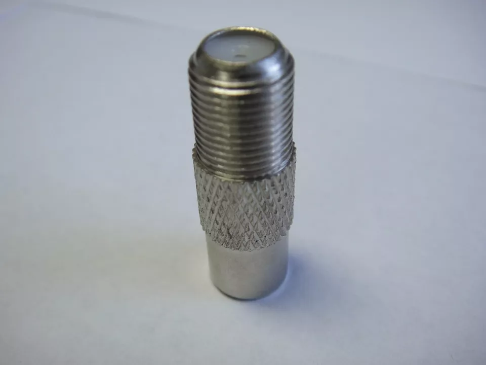 New Coaxial PAL / NTSC Connector Adapter - Male Belling-Lee to Female US F Coax - Image 2 of 4