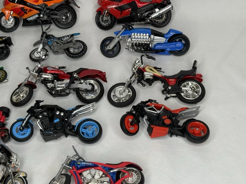🔥 Diecast Motorcycle Lot Hot Wheels Maisto Harley Yamaha Chopper Sport Bike Mix - Image 3 of 4