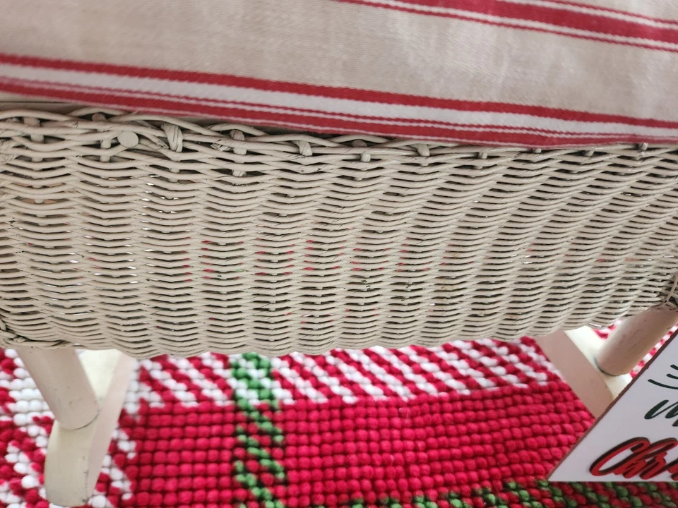 "Silla mecedora vintage de mimbre blanca de 21"" de alto para niño o muñeca patrón floral" Foto 4 de 4