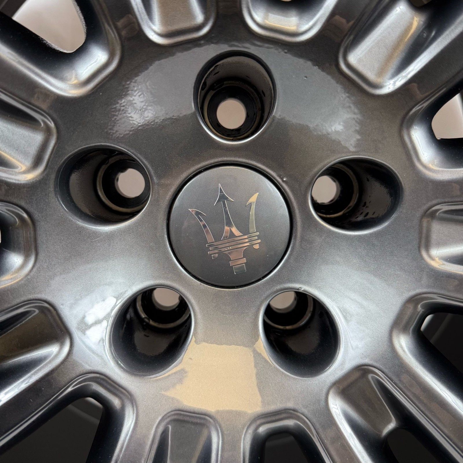 2014-2017 Maserati Ghibli 20x10 OEM Rear Wheel Gray 7 Double Spoke Urano