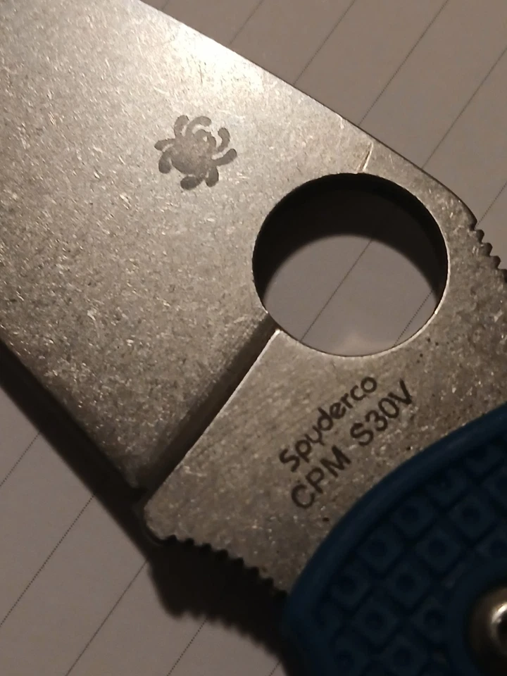 Navaja de bolsillo ligera Spyderco Manix 2 azul Foto 2 de 4