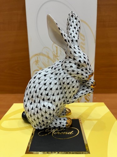 HEREND PAW UP BUNNY BLACK FISHNET FIGURINE RABBIT,6 inches HIGH,BRAND NEW BOXED - Picture 6 of 6