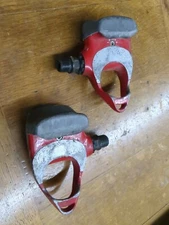 Vintage Look ARC F Clipless Road Bike Pedals Red - Delta Cleat Compatible 