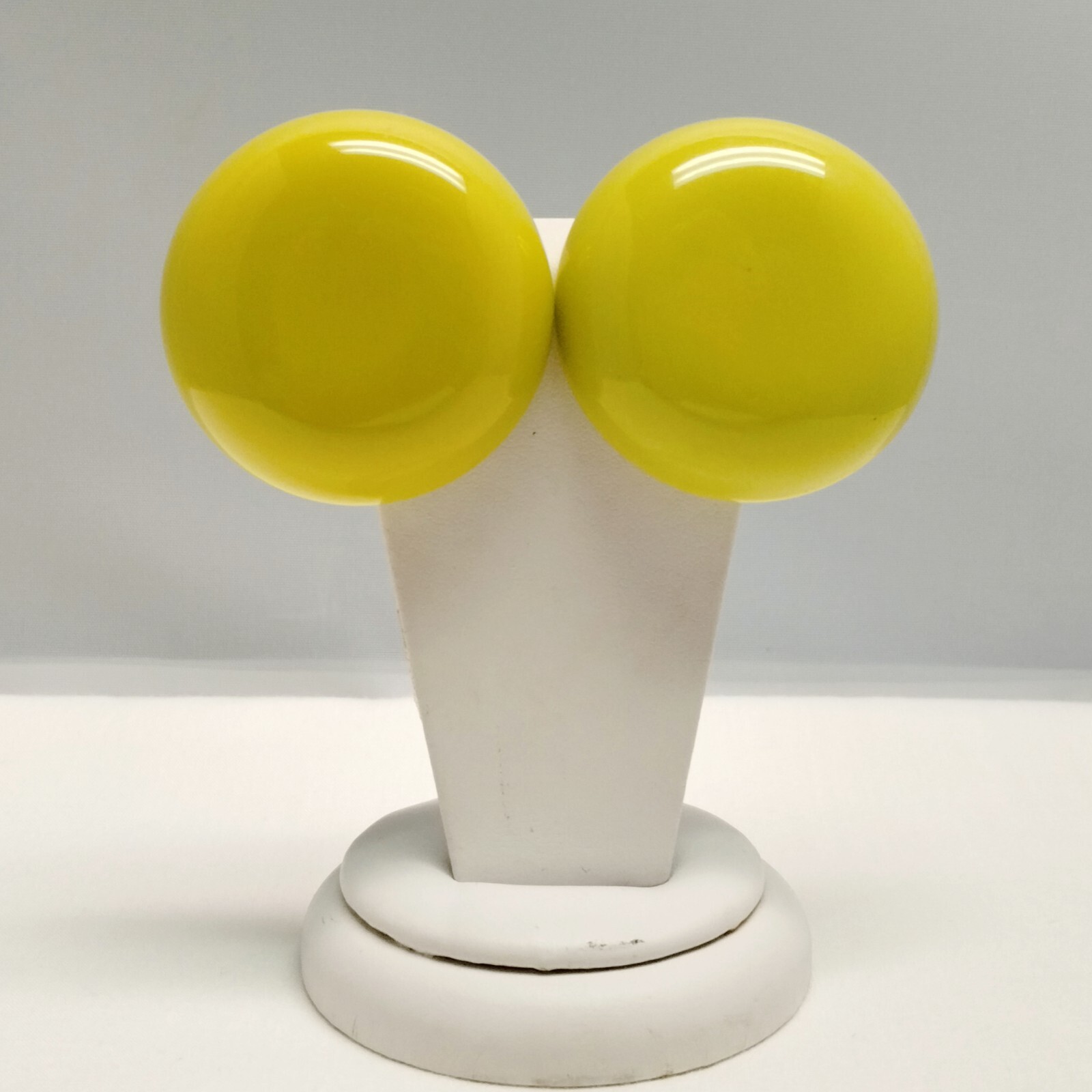 Vintage Bakelite Solid Green Button Earrings Pier… - image 3