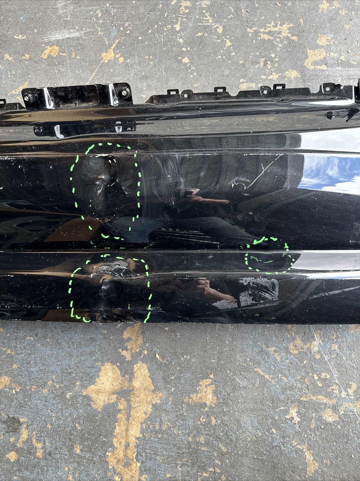 2018-2020 Rolls Royce Cullinan RR31 Trunk lid bottom Cover Panel Damaged