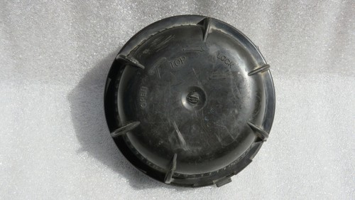 VW PASSAT - Scheinwerfer Abdeckung / Headlight bulb cover 441-1109C