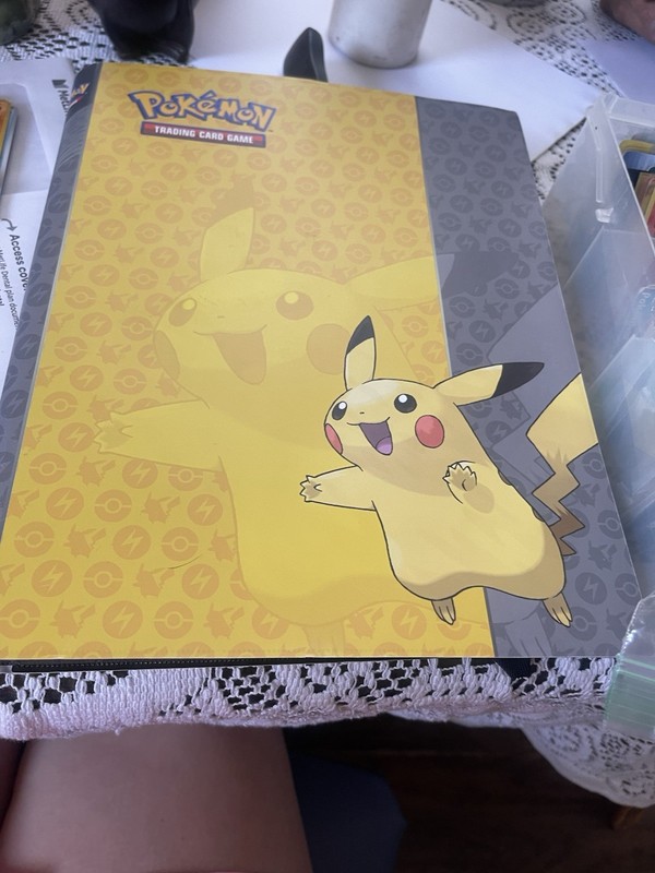 Pokémon Pikachu 9-Pocket Album Binder, Standard Size - Pokémon TCG Yellow/Gray