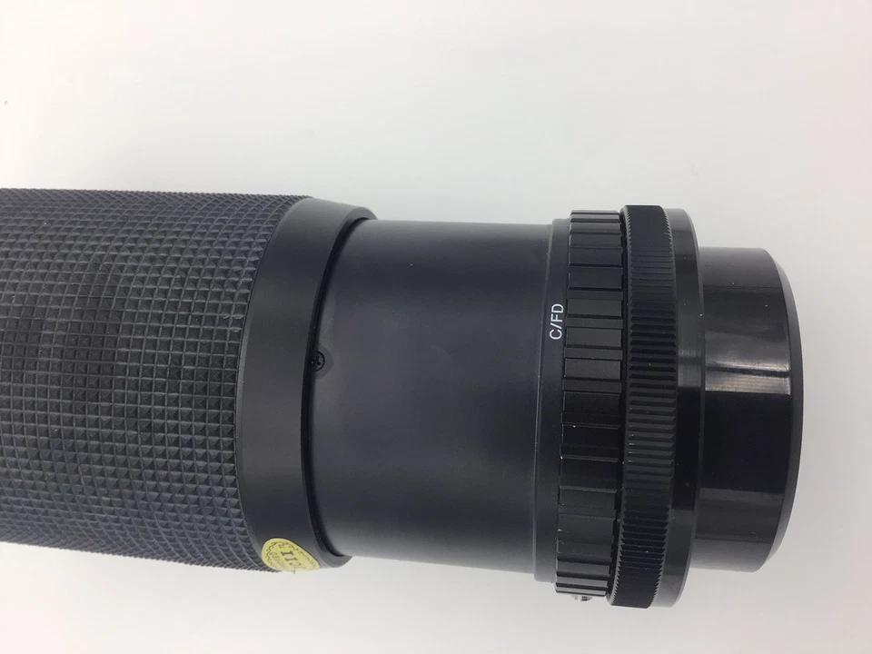 Vivitar  75-200mm f/4.5 Macro Focus Zoom lens For Canon C/FD With UV Filter - Image 3 of 4