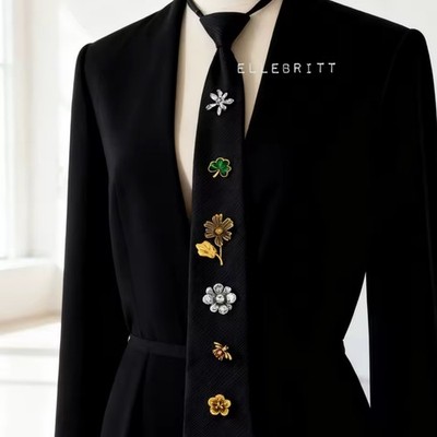 Retro Charm Rhinestone Flower  Statement Tie Necklace Vintage Retro Tie Necklace