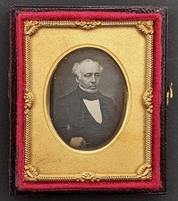 VICTORIAN DAGUERREOTYPE NINTH PLATE SEATED OLDER GENTLEMAN c1840's