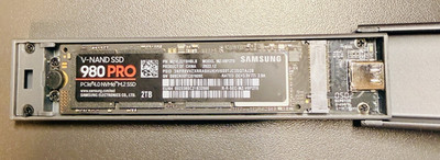 Samsung 980 PRO 2TB Interne SSD M.2 NVMe PCIe 4.0 mit Case