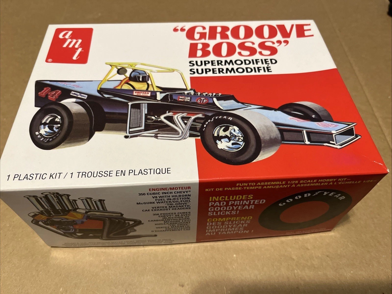 AMT 1/25 Scale Groove Boss Supermodified Race Car Model Kit