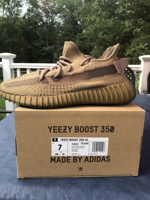 yeezy earth size 7