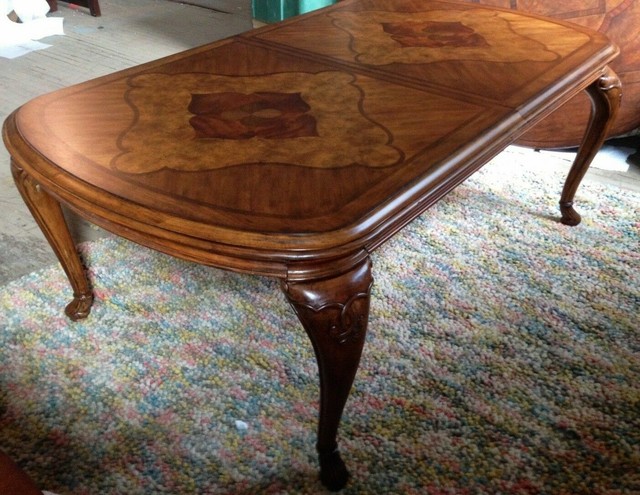 Thomasville Furniture Cassara Dining Set Table Chairs Curio