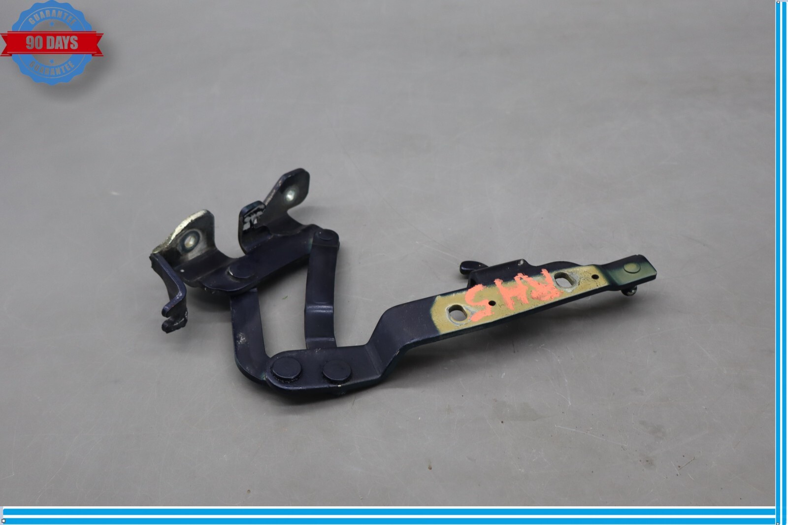 03-19 Maserati Quattroporte M139 GranCabrio Right Side Hood Hinge Bracket Oem