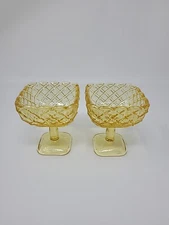 L.E. Smith Yellow Glass Ice Cream Sundae Set Fancy Dessert Gelato Spumoni 