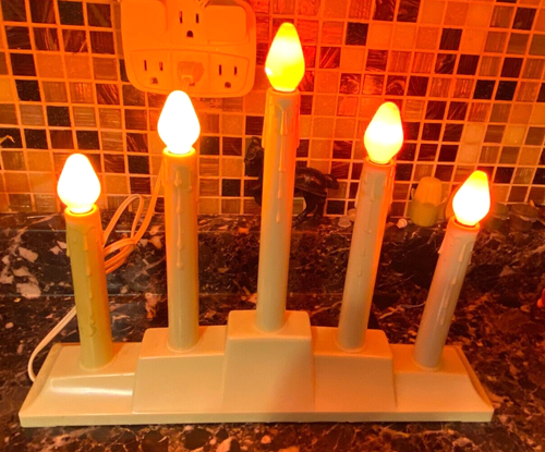 Noma vintage 5 LUCI Candelabro ELETTRICO Cera Goccia FINESTRE Luci TESTATE Lampadine arancioni - Foto 2 di 2