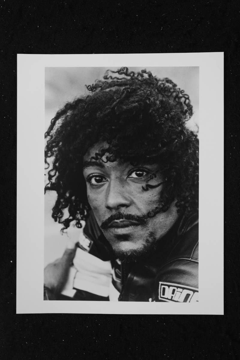 Giancarlo Esposito - Signed Autograph and Headshot Photo set