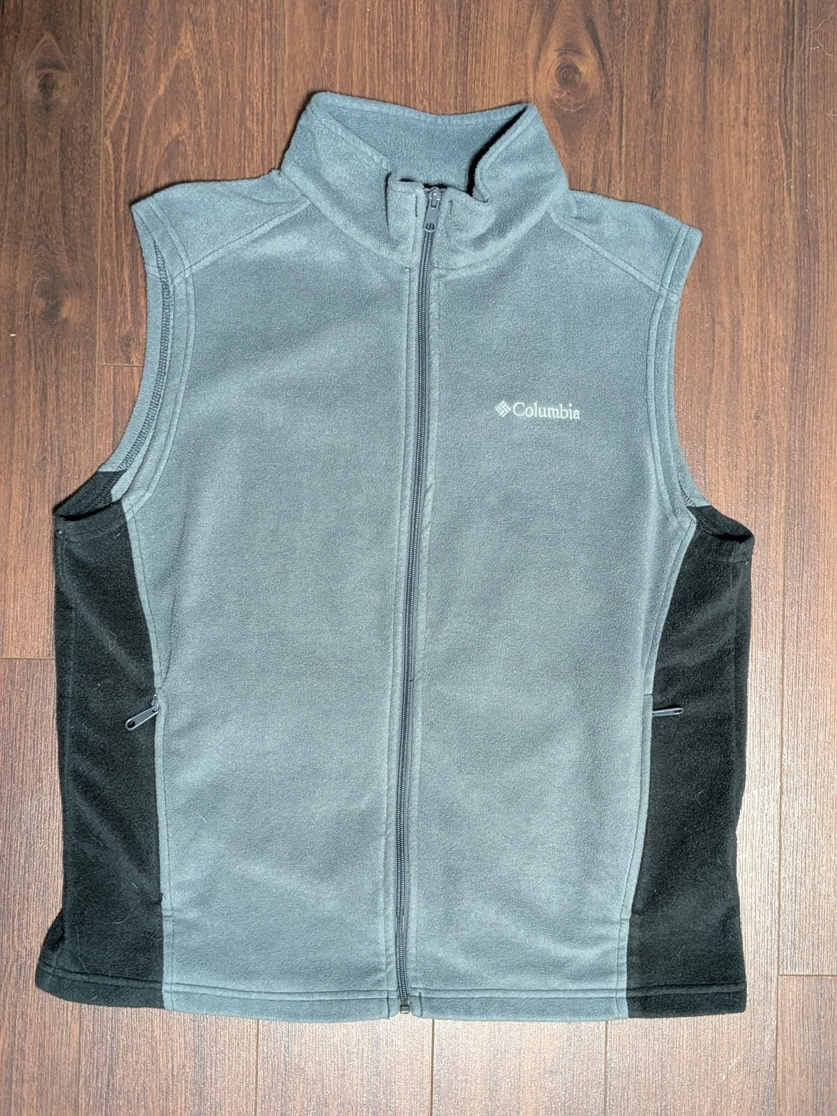 Columbia Men’s Gray Fleece Full Zip Vest Size L – Soft Warm Outdoor Layer