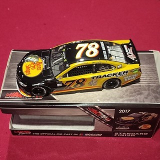 Lionel Racing 1:24 Martin Truex Jr #78 Bass Pro/Tracker 40th 2017 Camry