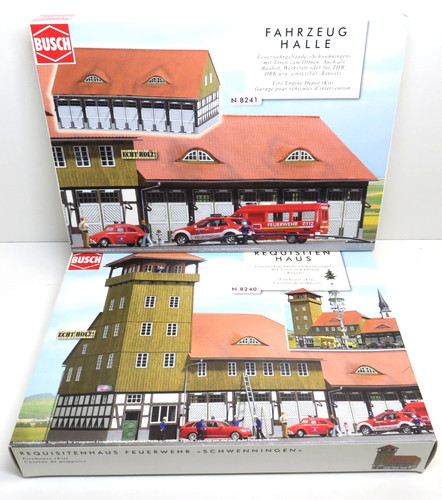 Estación de bomberos Schwenningen con nave de vehículos, kits, Busch N, 8240,41, embalaje original, FH | Condition: Neu