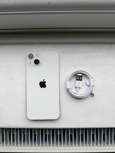 Apple iPhone 13 128GB Top Zustand 80% Batteriezustand entsperrt